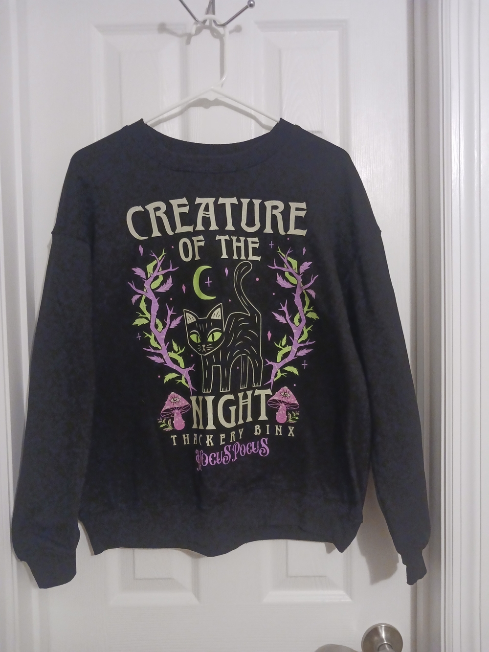 Hocus Pocus Creature of the Night Black Sweatshirt Witchy M( 8-10)